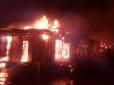Перед пожежею свідки чули вибух: У Києві вщент згорів ресторан (відео)
