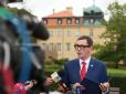 Чудовий сюжет для романтичного кіно: Прессекретар президента Чехії одружився з українкою, яку прийняв додому з маленькою дитиною як біженців