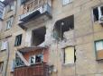 Почали протікати навіть ті дахи, які були цілі перед цим: Жителі Маріуполя незадоволені 