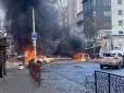 Ранковий обстріл Херсона: Одна з жертв згоріла живцем у власному авто (фото 16+)